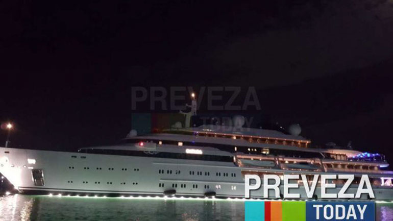 Ο πρώην εμίρης του Κατάρ στο λιμάνι της Πρέβεζας