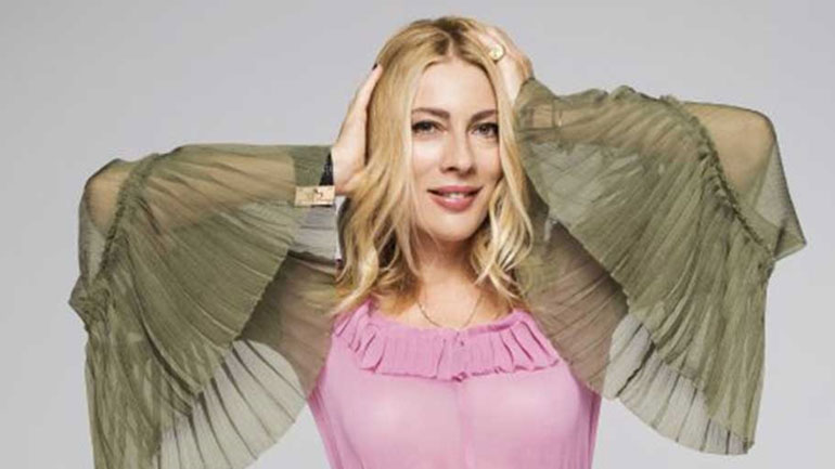 Αγνώριστη η Σμαράγδα Καρύδη για τις ανάγκες του ρόλου της στις «Μάγισσες της Σμύρνης»!