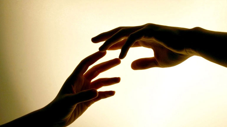 Πέντε πράγματα που δεν ήξερες για τη δύναμη του αγγίγματος!