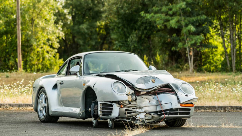 Τρακαρισμένη Porsche πουλήθηκε για 467.500 δολάρια