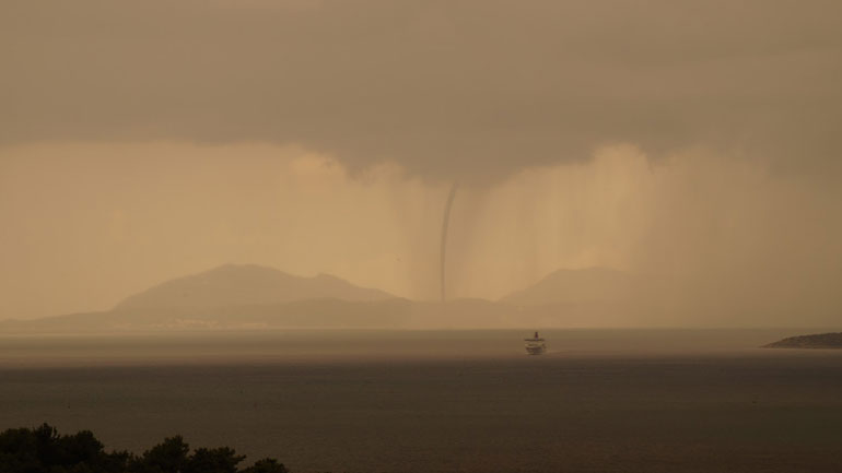 Εντυπωσιακός υδροστρόβιλος στην Ηγουμενίτσα