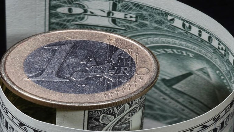 Ενισχύεται το ευρώ έναντι του δολαρίου