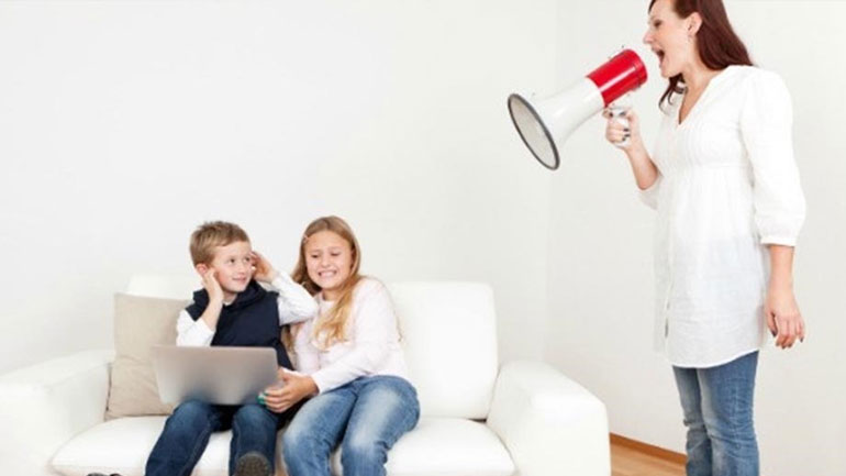 Τι δεν πρέπει να λέτε στο παιδί όταν το μαλώνετε