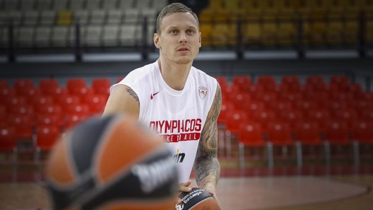 Ολυμπιακός: Σφίξιμο στους προσαγωγούς ο Τίμα