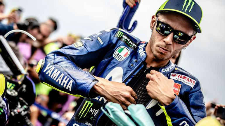 Monster Energy: Τετ α τετ με τον «γιατρό»