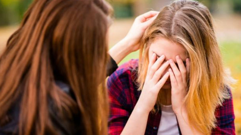 Έρευνα: Οι μισοί Βρετανοί LGBT έφηβοι έχουν βλάψει τον εαυτό τους