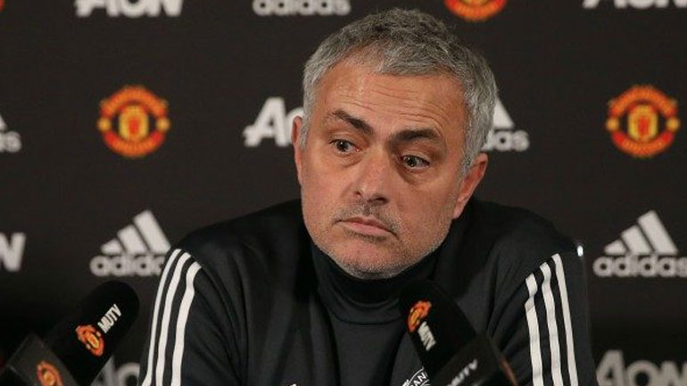 «Μια ήττα μακριά από την απόλυση ο Μουρίνιο»