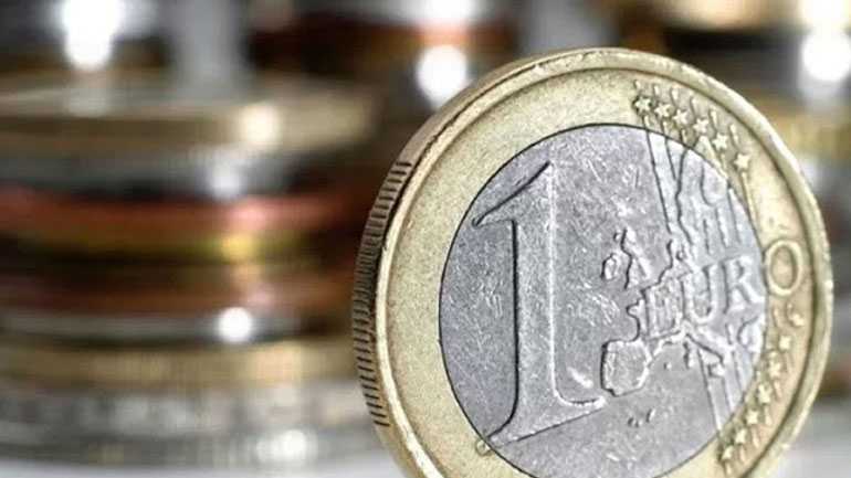 Πτώση σημειώνει το ευρώ έναντι του δολαρίου