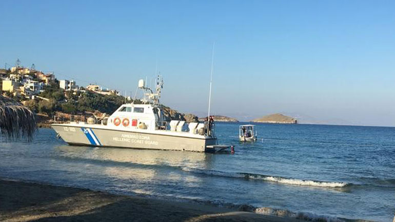 Βυθίστηκε σκάφος 81χρονου αλιέα λόγω πρόσκρουσης σε βράχια του όρμου Ναυαρίνου