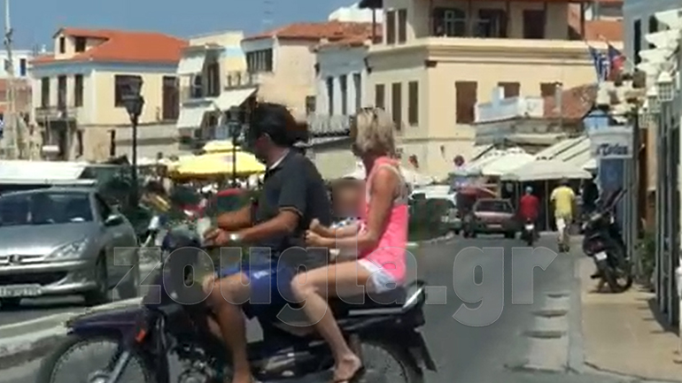 Ανεύθυνοι γονείς σε “τρικάβαλο” με το παιδί τους