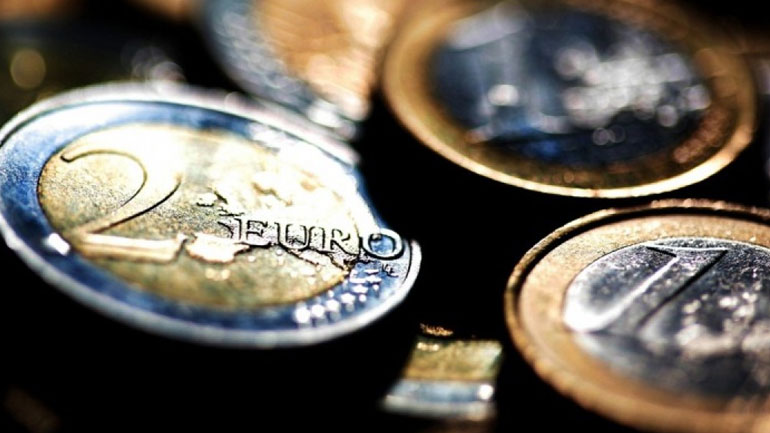 Υποχωρεί οριακά το ευρώ στην αγορά συναλλάγματος