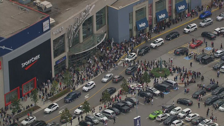 Εκκενώθηκε εμπορικό κέντρο στο Τορόντο έπειτα από αναφορές για πυροβολισμούς