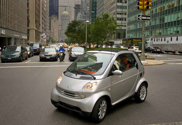 Πολύς κόσμος αναζητά ένα μικρό αυτοκίνητο πόλης με χαμηλό κόστος συντήρησης