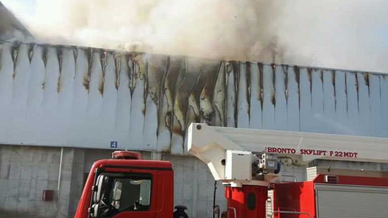 Υπό έλεγχο η πυρκαγιά στη μονάδα ανακύκλωσης μπαταριών στην Κομοτηνή