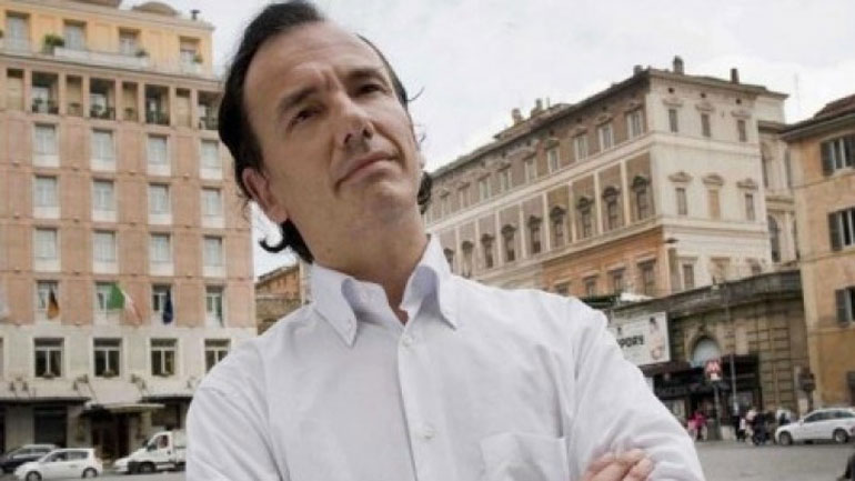 Tommaso Debenedetti: Ο Ιταλός δημοσιογράφος που «πέθανε» τον Γαβρά