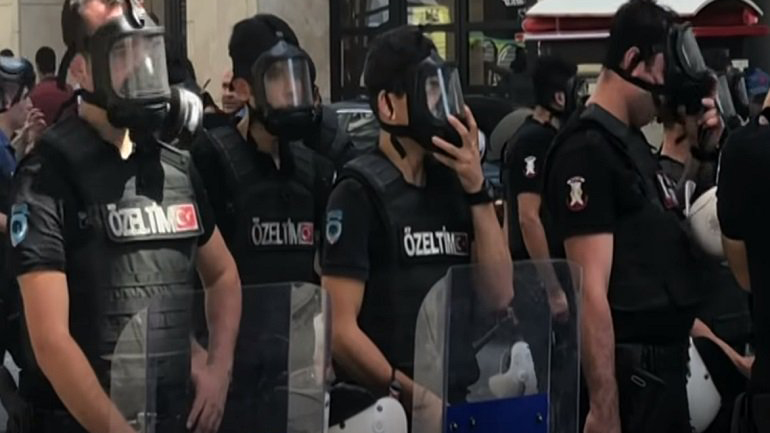 H Αστυνομία εμπόδισε τη σημερινή συγκέντρωση των «Μητέρων του Σαββάτου» στην Κωνσταντινούπολη