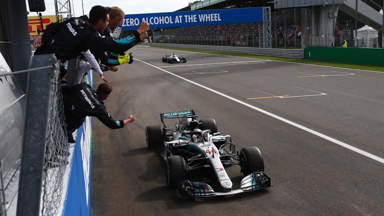 Formula 1: O Hamilton… έκλεισε το σπίτι της Ferrari