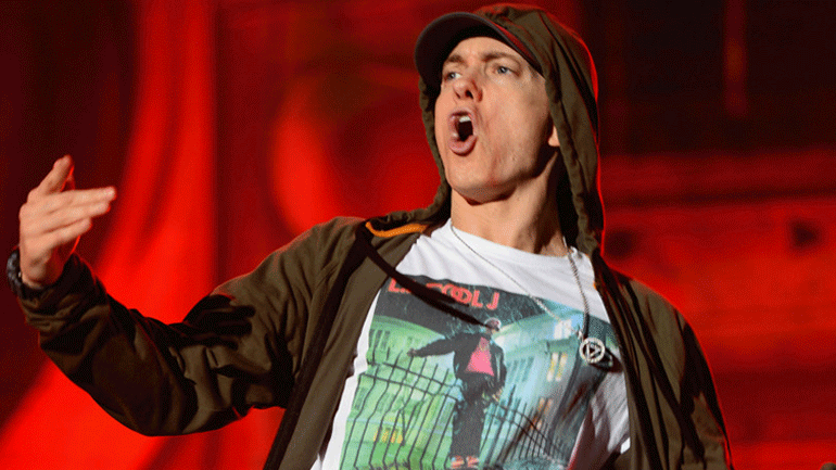 Άλμπουμ- έκπληξη με τίτλο «Kamikaze» κυκλοφόρησε ο Eminem