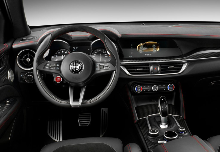 Το πιλοτήριο της κορυφαίας Alfa Romeo Stelvio