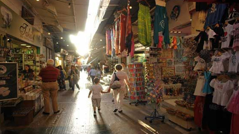 Ληστές χτύπησαν υπάλληλο καταστήματος τουριστικών ειδών στην Πλάκα Ληστές χτύπησαν υπάλληλο καταστήματος τουριστικών ειδών στην Πλάκα