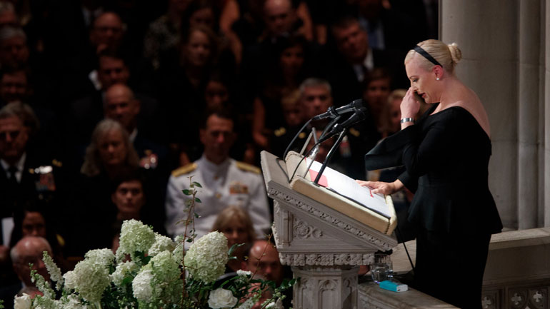 ΗΠΑ: Εντύπωση προκάλεσε η κριτική της κόρης του Μακέιν στον Τραμπ