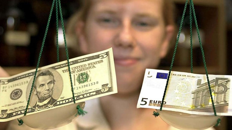 Οριακή άνοδο σημειώνει το ευρώ έναντι του δολαρίου