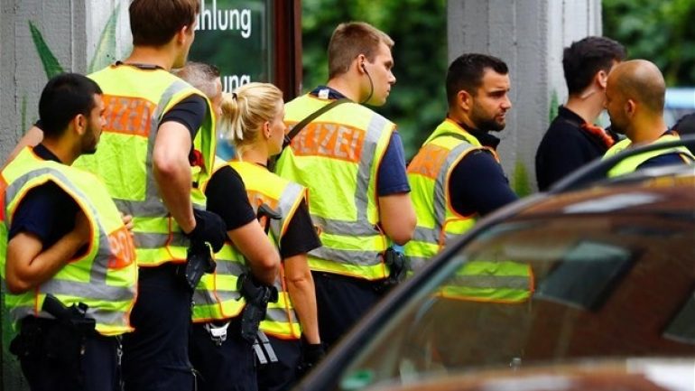 Γερμανία: Σε διαθεσιμότητα αστυνομικοί για ναζιστικό χαιρετισμό