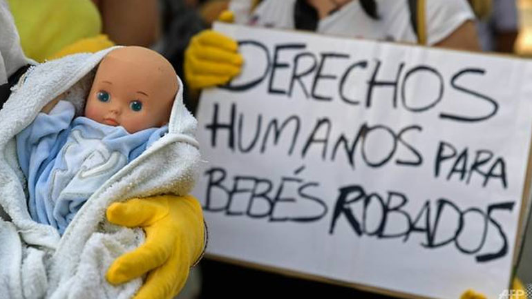 Επαναλαμβάνεται η δίκη για τα «κλεμμένα μωρά» επί καθεστώτος Φράνκο