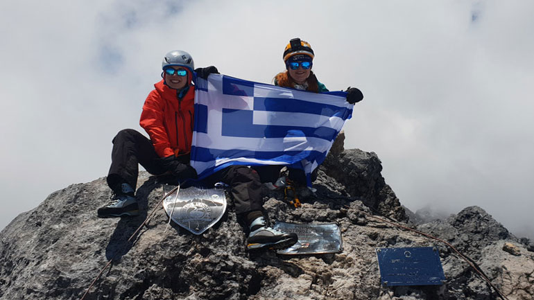 Οι πρώτες Ελληνίδες στην υψηλότερη κορυφή της Ωκεανίας