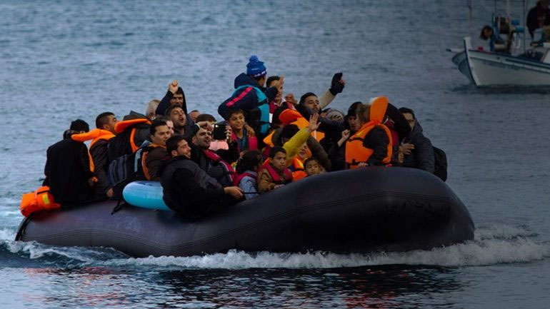 Corriere della Sera: «50.000 μετανάστες είναι έτοιμοι να σαλπάρουν από τη Λιβύη με προορισμό την Ιταλία»