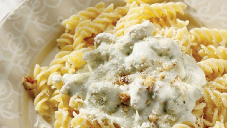 Βίδες με κρεμώδη σάλτσα καρυδιών!