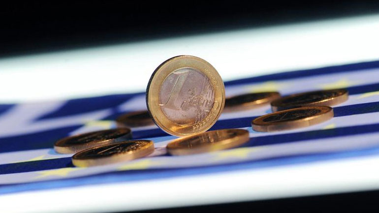 Handelsblatt: Η Ελλάδα πληρώνει περισσότερα για να δανειστεί