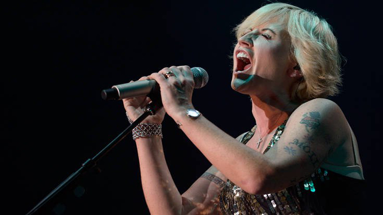 Η τραγουδίστρια των Cranberries πέθανε από πνιγμό – Είχε υποστεί δηλητηρίαση από αλκοόλ