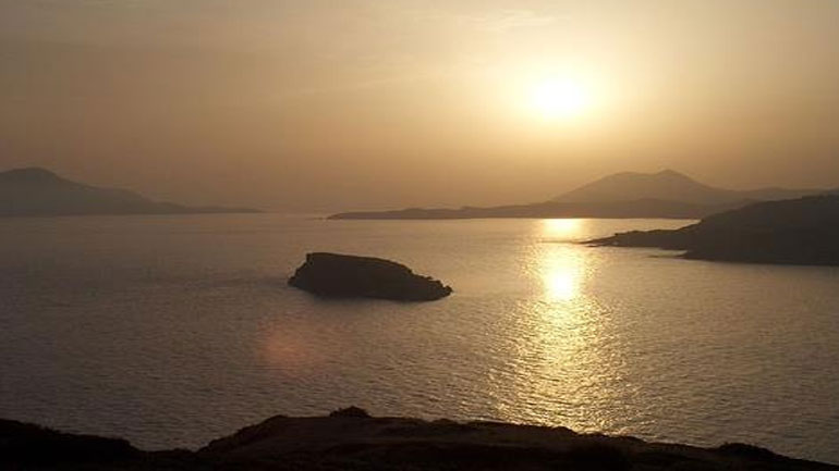 Βυθίστηκε αλιευτικό νότια του Σουνίου – Καλά στην υγεία τους οι δύο επιβαίνοντες