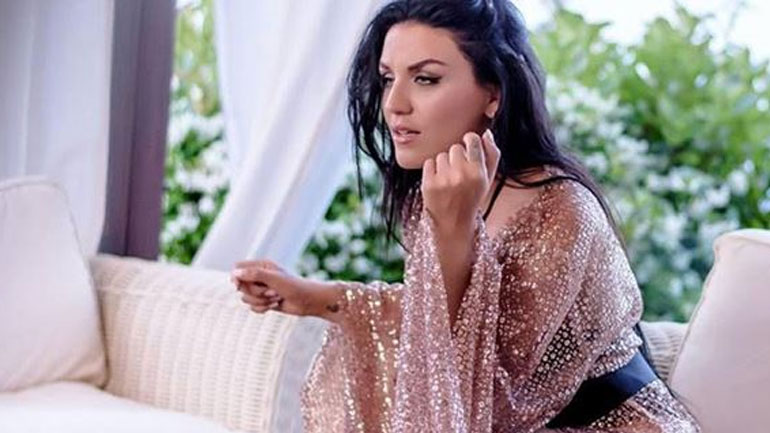 Η Ιουλία Καλλιμάνη έρχεται να βάλει «Φωτιές» σε μεγάλο νυχτερινό σχήμα