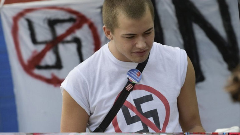 Politico: «Ο ακροδεξιός εξτρεμισμός συνεχίζει να ενισχύεται στην Ευρώπη»