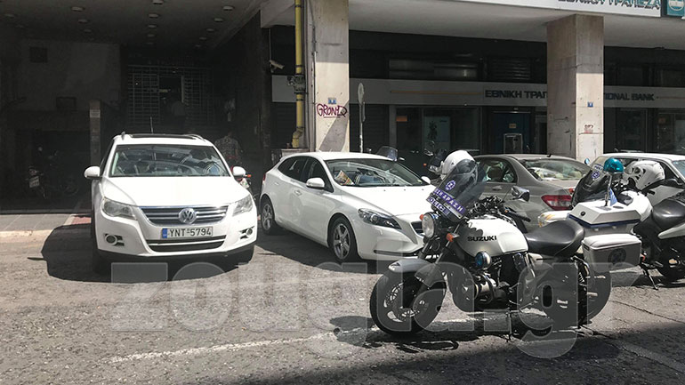 Παρέμβαση του Ρουβίκωνα στο υπουργείο Αγροτικής Ανάπτυξης Παρέμβαση του Ρουβίκωνα στο υπουργείο Αγροτικής Ανάπτυξης