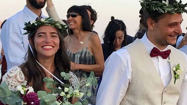 Ο Γιώργος Χωραφάς πάντρεψε την κόρη του στην Κεφαλλονιά δίπλα στο κύμα