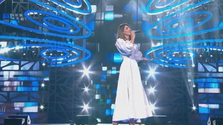 Demy: Γέμισε ελληνικό ήχο τη Ρωσία με «Τα Παιδιά Του Πειραιά»