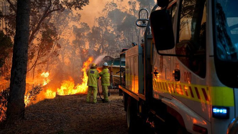 Tην μεγαλύτερη απειλή δασικών πυρκαγιών τα τελευταία 15 χρόνια αντιμετωπίζει η Αυστραλία