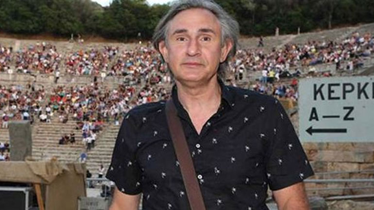Ο Άκης Σακελλαρίου ξανά στη σκηνή μετά την περιπέτεια της υγείας του!