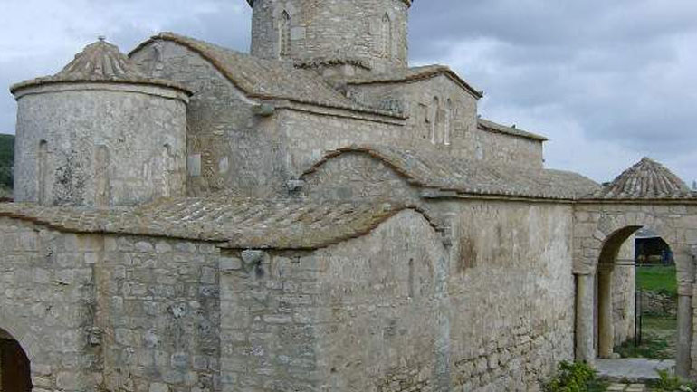 Κύπρος: Τελέστηκε Θεία Λειτουργία στον συλημένο ναό της Παναγίας Κανακαριάς