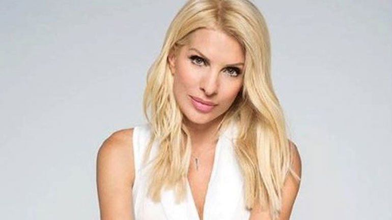 Ελένη Μενεγάκη: Ολιγοήμερη απόδραση στις Σπέτσες για την Αρμάτα! Video