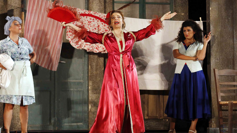 Πλήθος κόσμου στη Γλυφάδα για τη «Μαντάμ Σουσού»