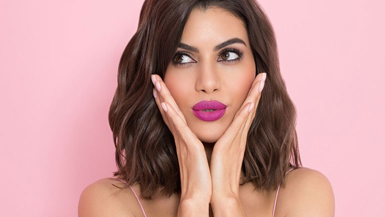 Η διάσημη Βραζιλιάνα blogger Camila Coelho συνεργάζεται με τη Lancôme!