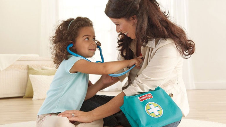 Πώς να παίξετε με το μικρό σας όταν είστε κουρασμένη