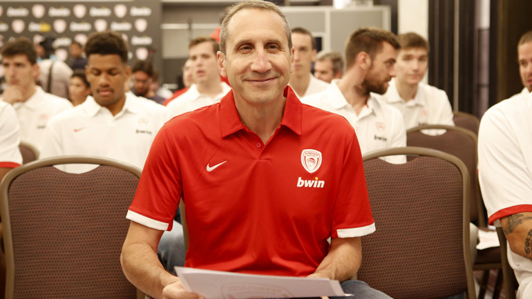 Μπλατ: «Θα παρουσιάσουμε κάτι καλό»