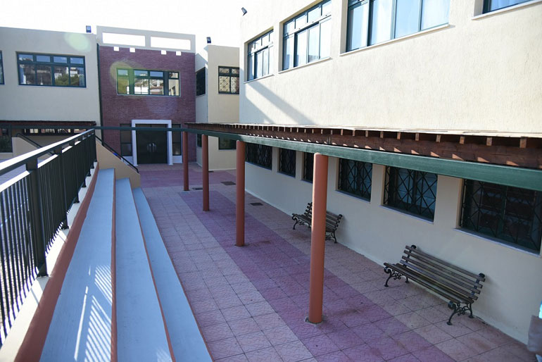 2ο Γυμνάσιο Νέας Μάκρης (Νέος Βουτζάς)