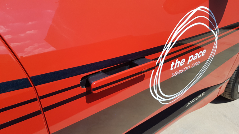 Ο τρόπος που ανοίγουν οι πόρτες μας θυμίζουν Range Rover Velar