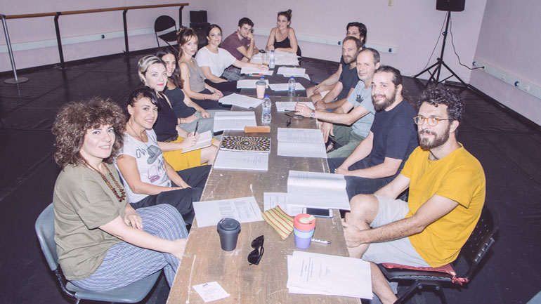 ΚΘΒΕ: Άρχισαν οι πρόβες για τη νέα παραγωγή της Νεανικής Σκηνής «Ποιος σκότωσε το σκύλο τα μεσάνυχτα»